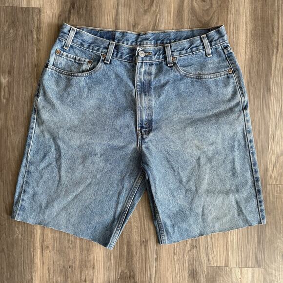 Vintage Levi’s Jean Shorts Cut Off Jorts Distressed Men's Size 34 550 1990s - Picture 1 of 5